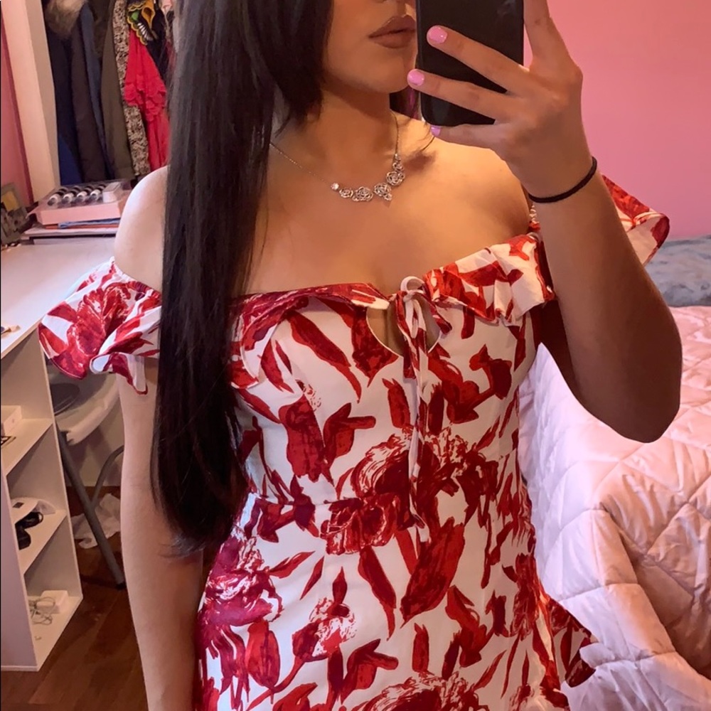 Off the shoulder mini dress 🌺 - Picture 7 of 9